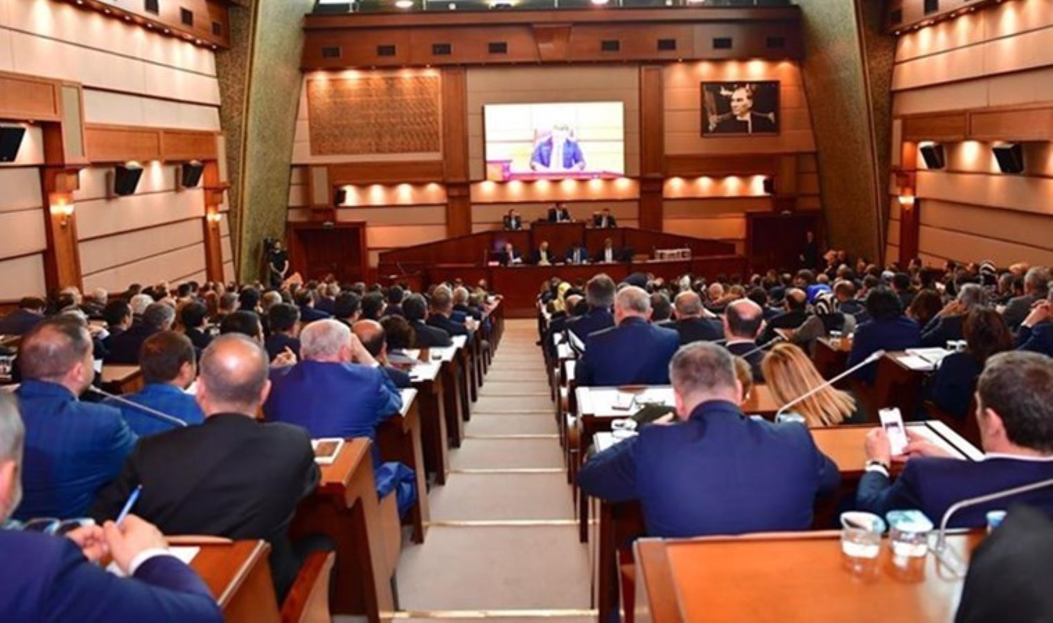 İBB Meclisi AKP Grup Başkanvekilliğine Faruk Gökkuş getirildi