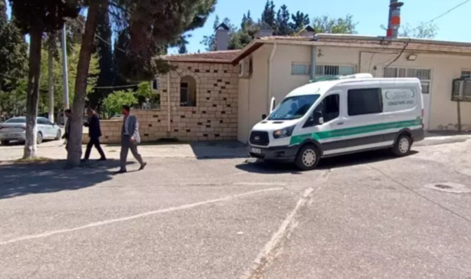 İki ailenin kavgasında kan aktı: 1 ölü, 2 yaralı!