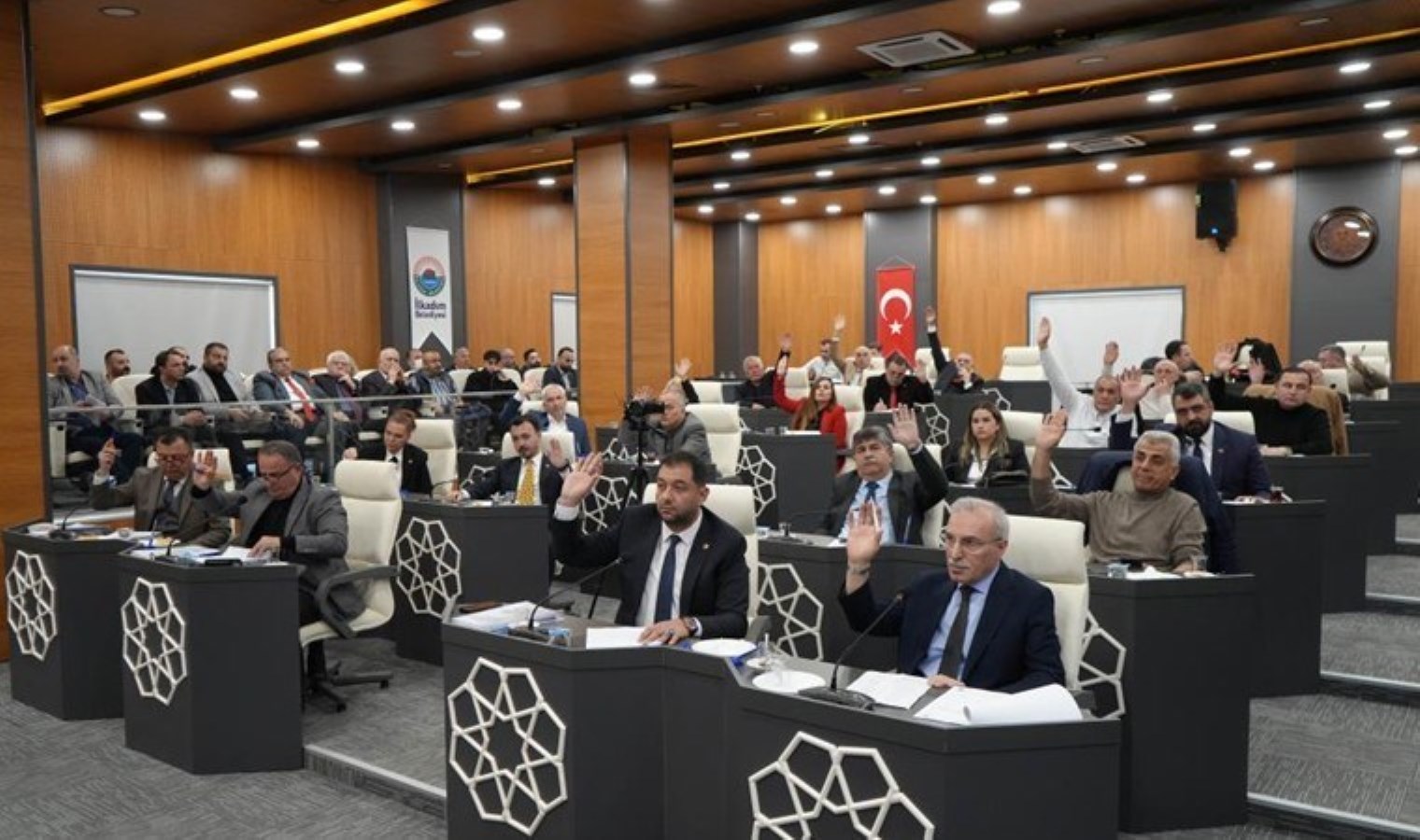 İlkadım Belediyesi’nde MHP’li üyeler AKP’den istifa etti