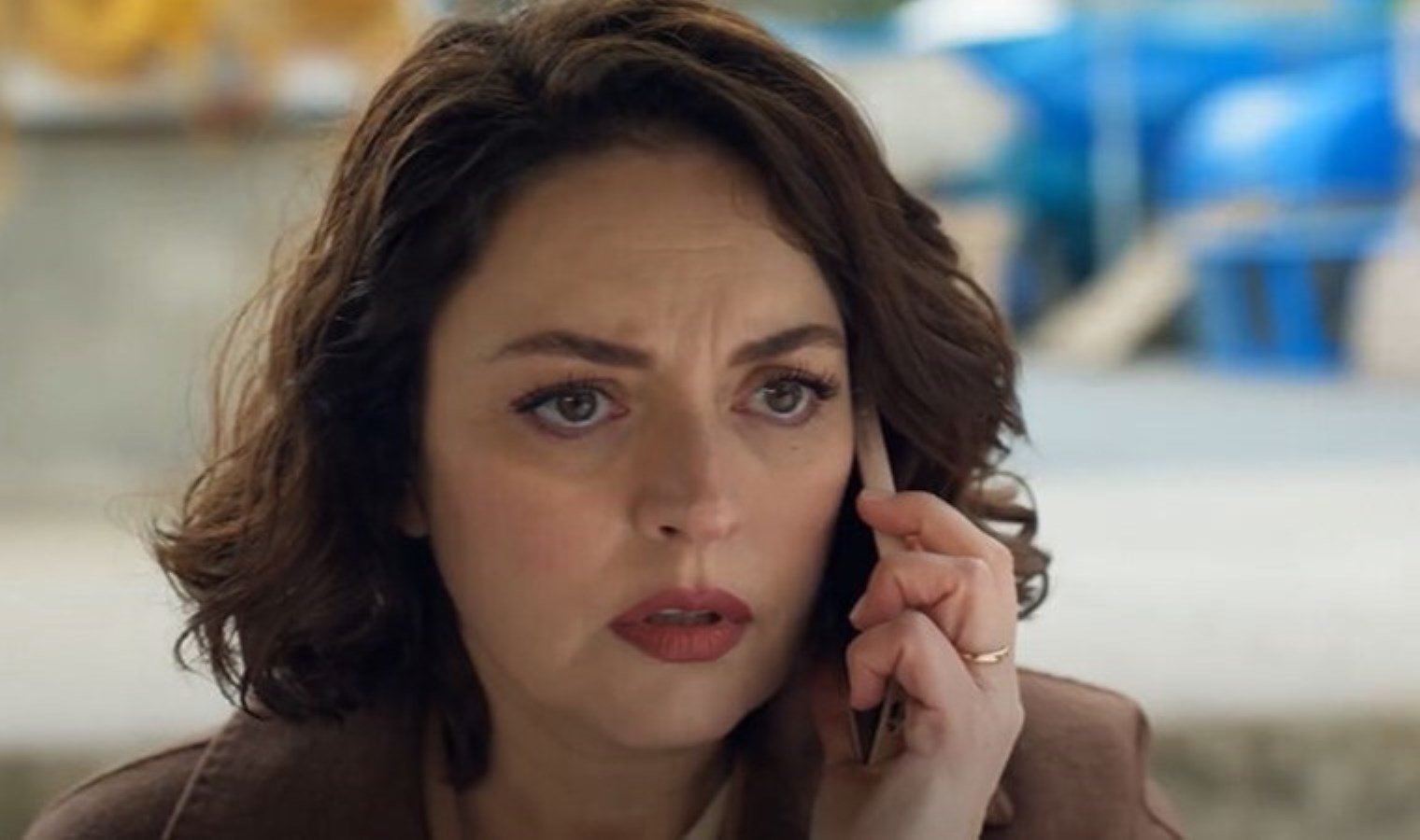 İmamoğlu’na destek verdi: Ezgi Mola’dan sosyal medya kısıtlamasına tepki!