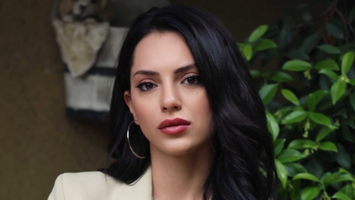 İnci Taneleri’nin Nehir’i Sera Kutlubey kızıl haliyle büyüledi! Takipçileri “Alev topu” diyor…