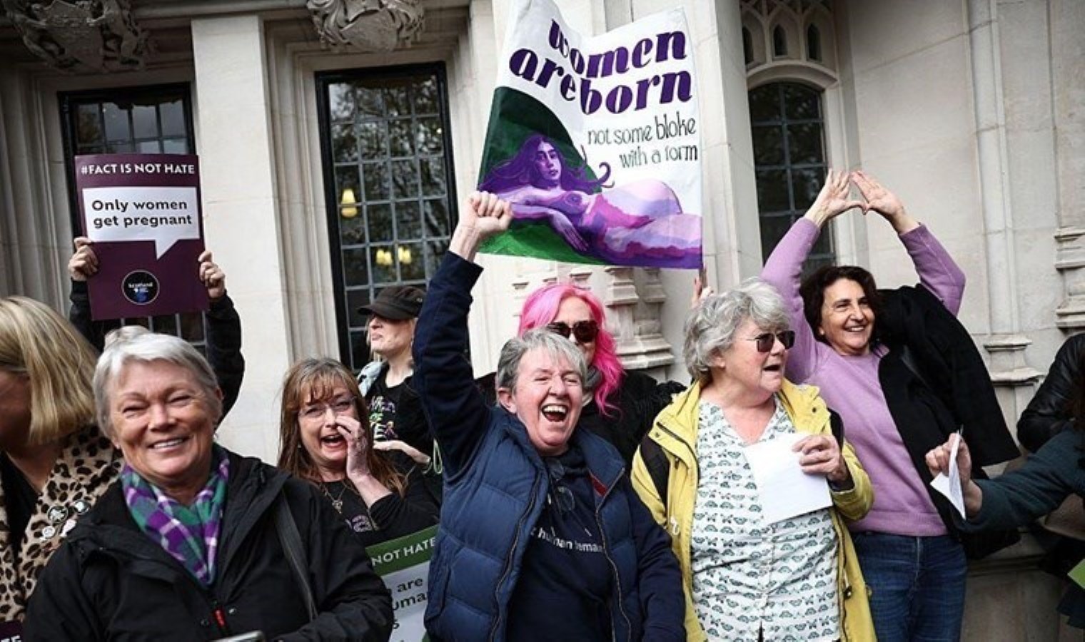 İngiltere’de Yüksek Mahkeme kararı: Kadının yasal tanımı biyolojik cinsiyete dayanır