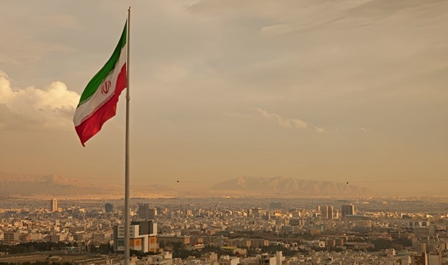 İran Cumhurbaşkanı Pezeşkiyan uyardı: ‘Başkent çöküyor!’