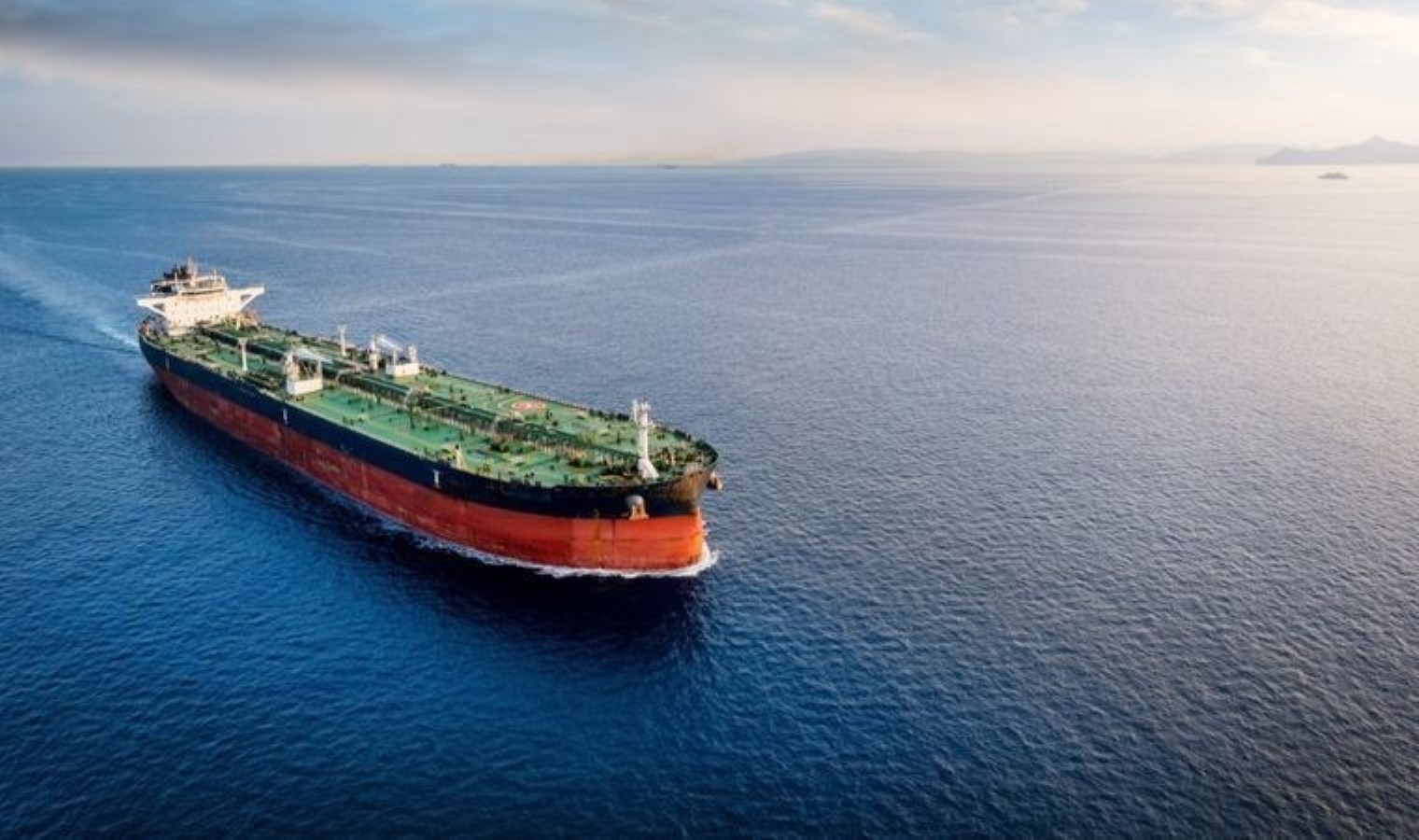 İran, iki yabancı petrol tankerini alıkoydu