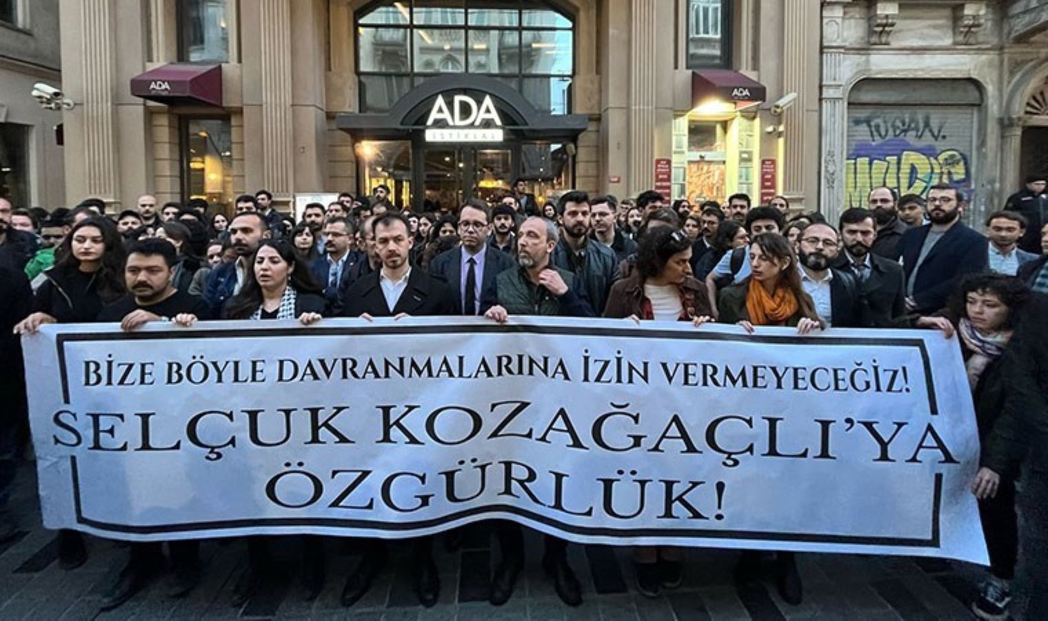 İstanbul Barosu önünde ‘Selçuk Kozağaçlı’ protestosu