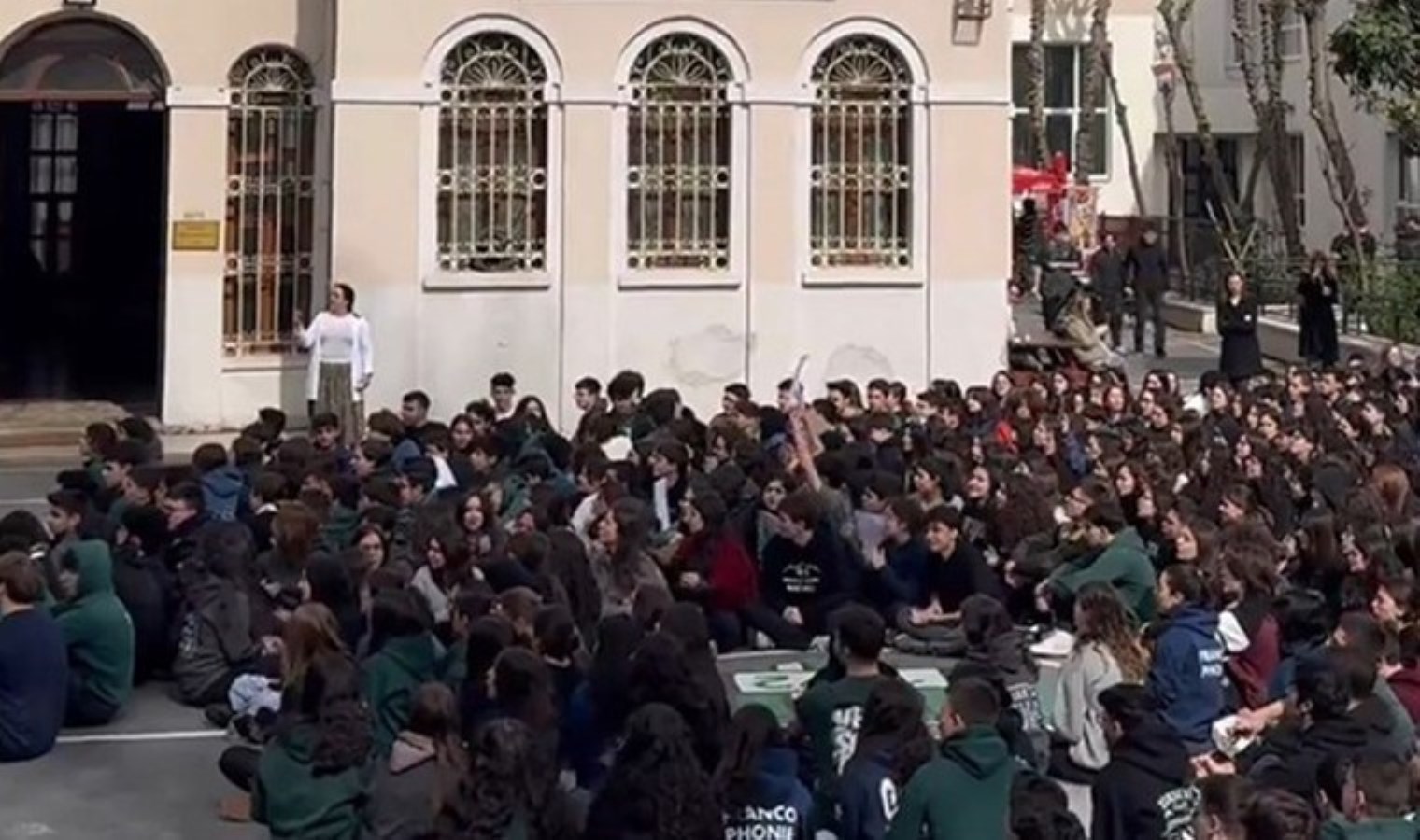 İstanbul Barosu’ndan ‘liseliler’ çağrısı: ‘Soruşturmalar geri alınsın’