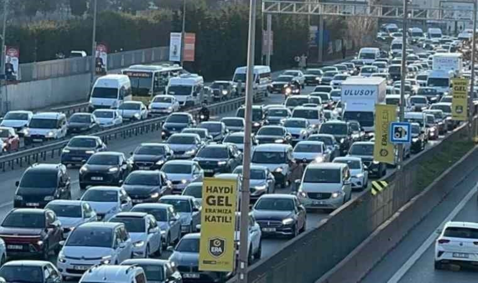 İstanbul’da akşam saatlerinde trafik: Yoğunluk yüzde 83’e ulaştı