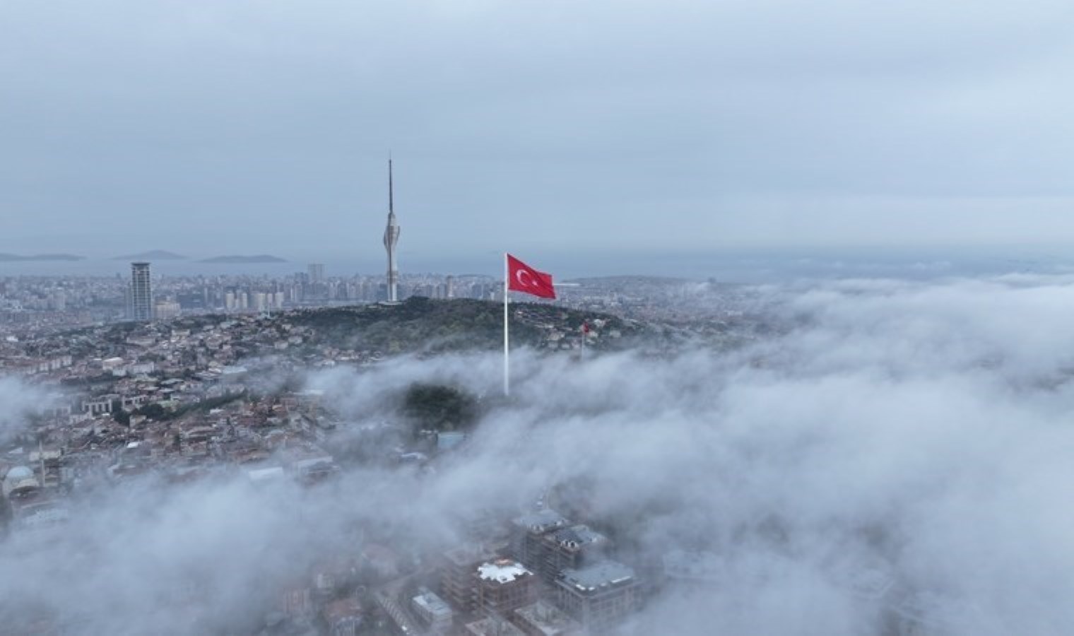 İstanbul’da bazı bölgelerde sis etkili oluyor