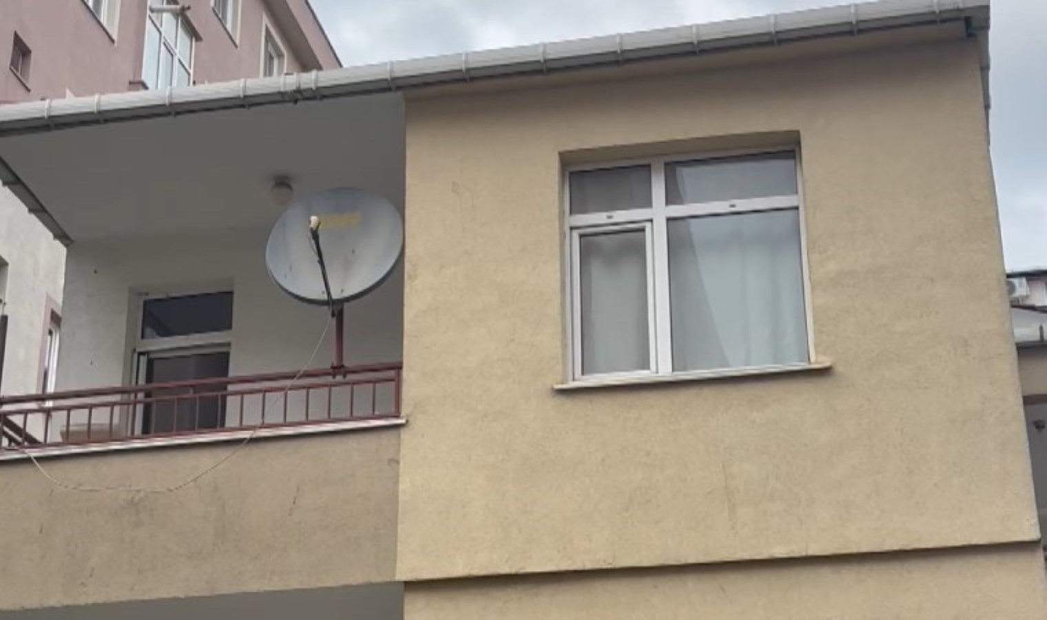 İstanbul’da dehşet… Eşini katletti, taksi durağını aradı!