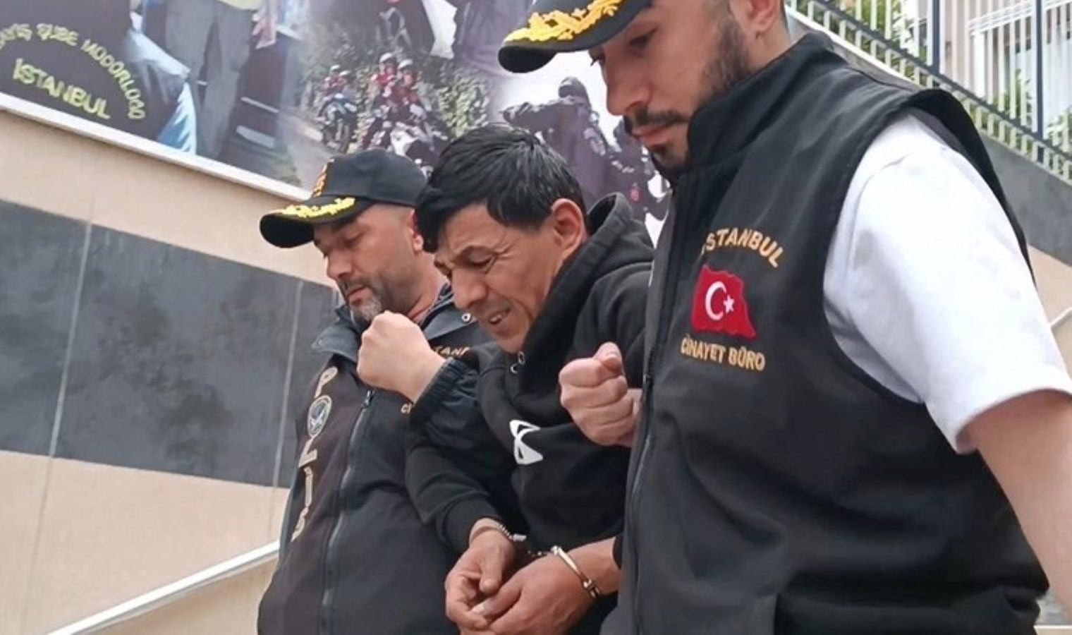 İstanbul’da erkek vahşeti… Pendik’te sevgilisini bıçaklayarak katletti! Pişkin savunma geldi: ‘Bir anda kendimi kaybettim’