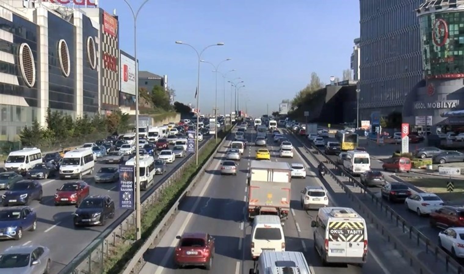 İstanbul’da haftanın ilk iş gününde trafik yoğunluğu