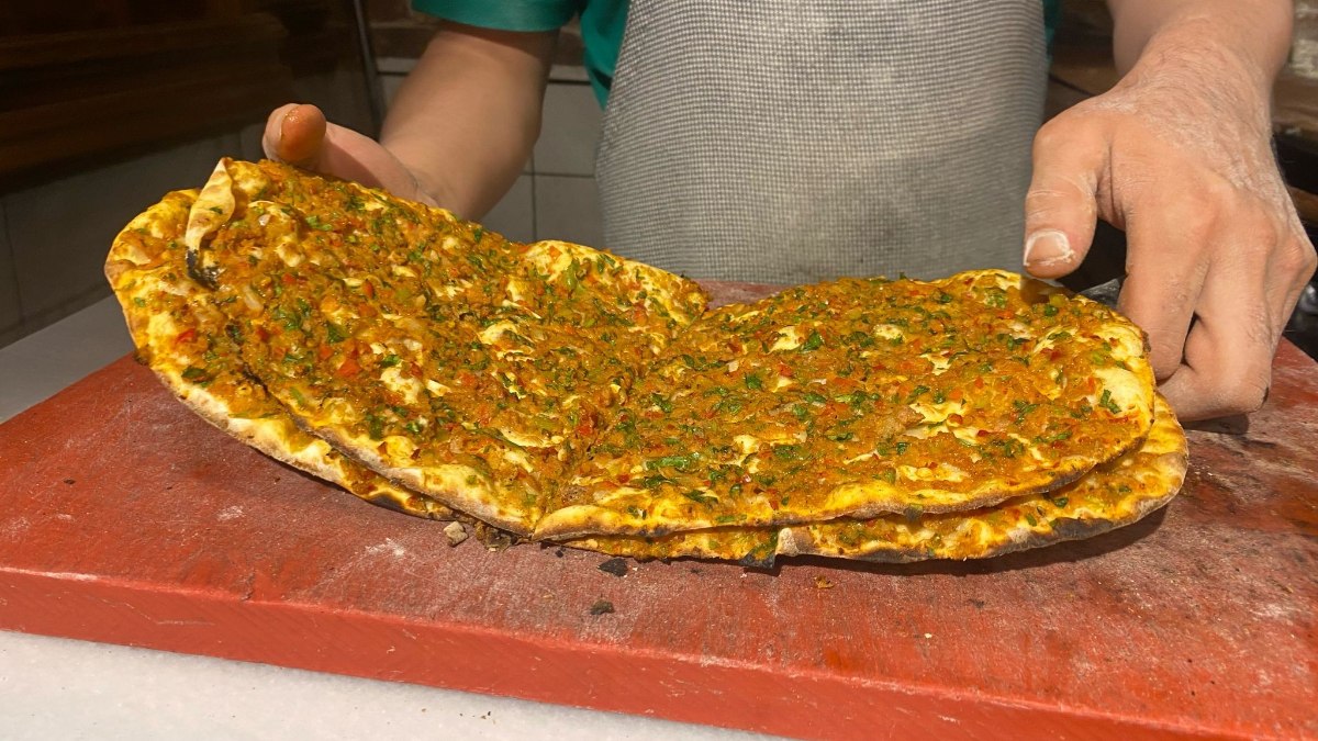 İstanbul’da lahmacun fiyatları 60 liradan 250 liraya kadar çıkıyor