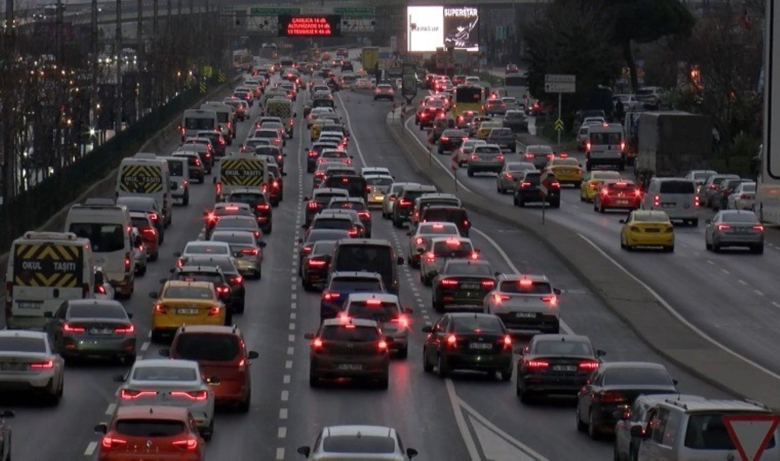 İstanbul’da trafik yoğunluğu: Yüzde 71’e ulaştı