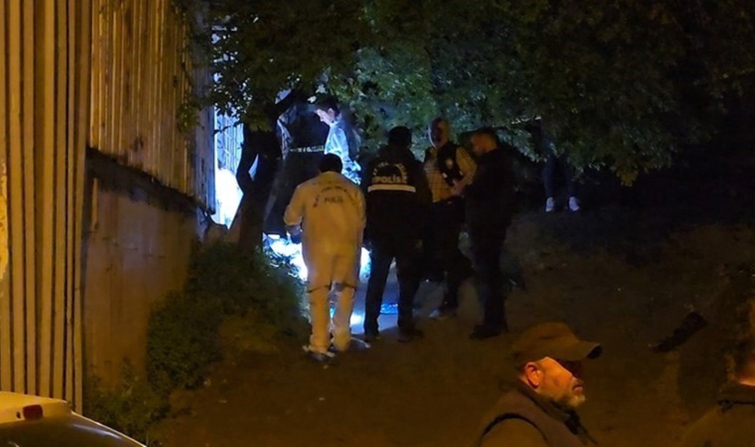 İstanbul’da vahşet! Ümraniye’de bir kişi sokakta başından vurularak öldürüldü