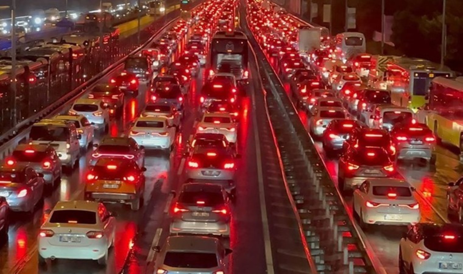 İstanbullular dikkat! Ankara yönü 12 saat trafiğe kapalı olacak…
