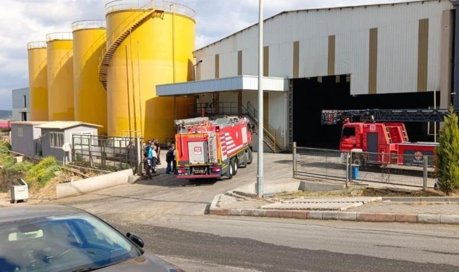 İzmir’de kimyasal fabrikasında patlama! Ölü ve yaralılar var