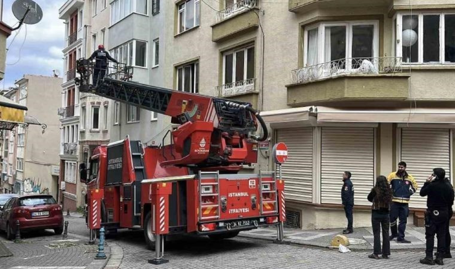 Kadıköy’de yardım sesleri harekete geçirdi: Evde baygın halde bulundu