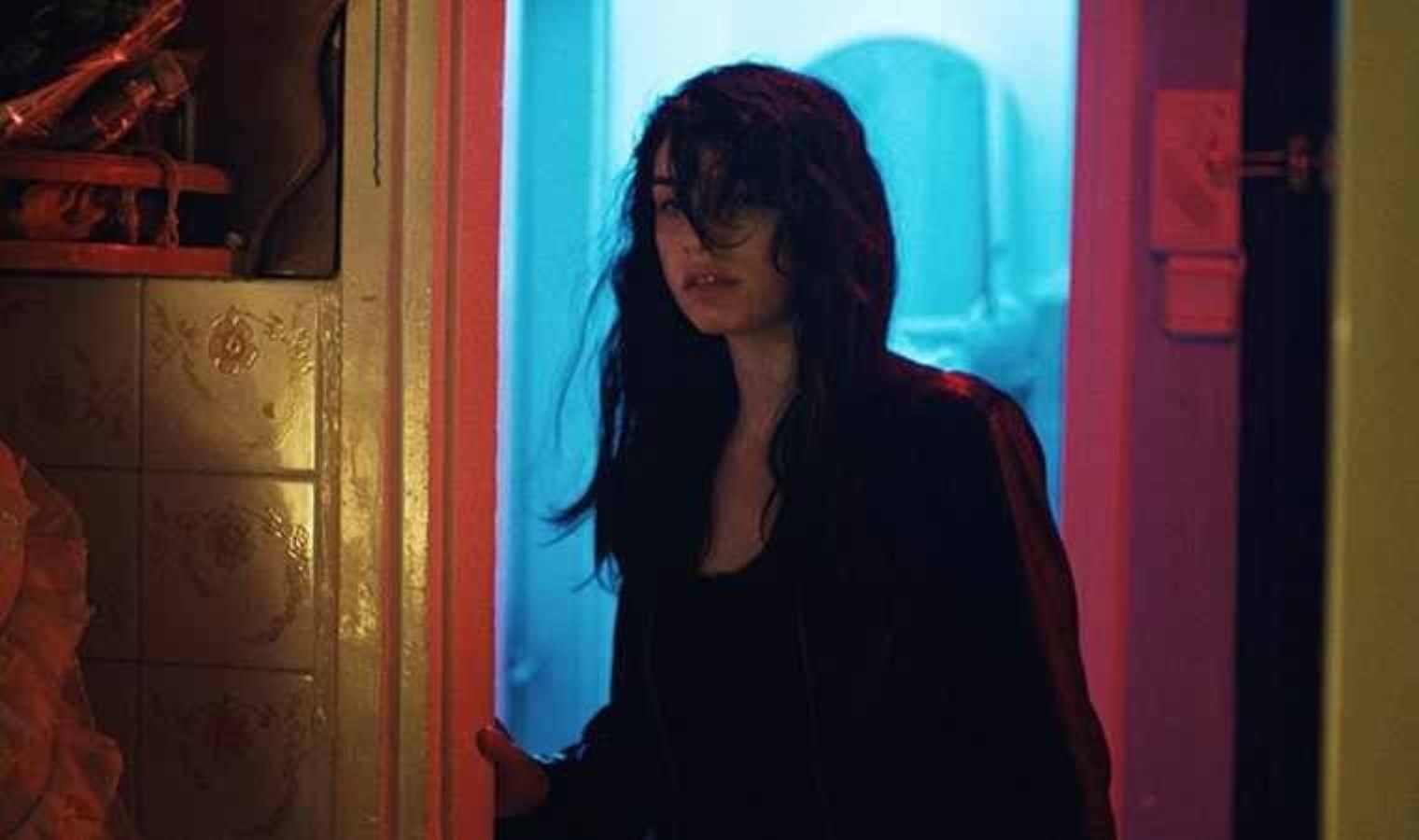 Kar filminin konusu ne? Kar filminin oyuncuları kim?