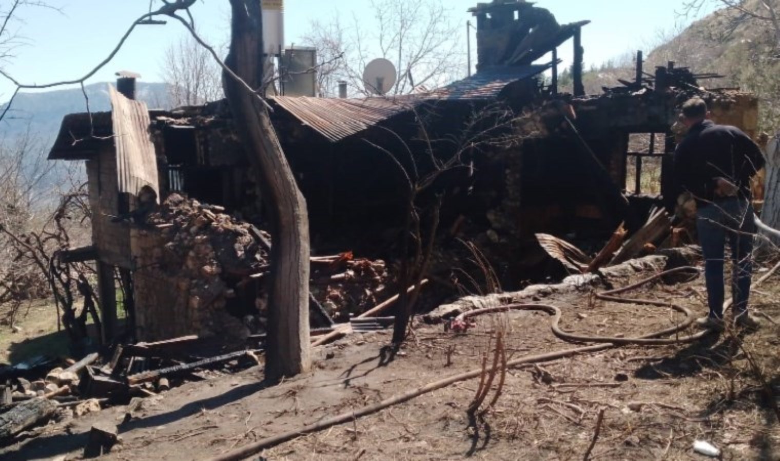 Karaman’da müstakil evde feci yangın: Ölü ve yaralı var!