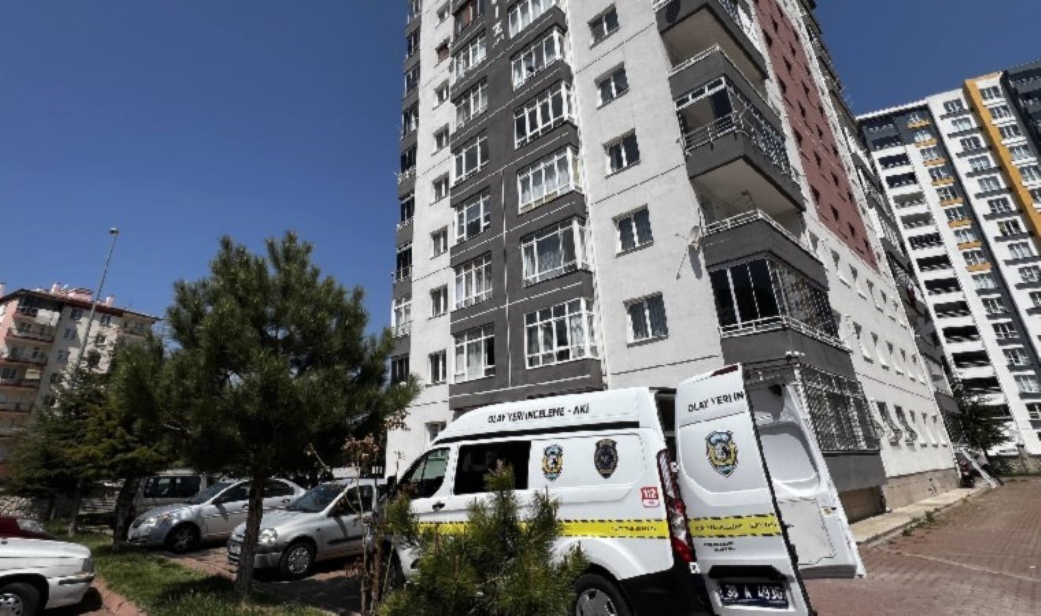 Kayseri’de acı olay… Cam silerken 4’üncü kattan düştü!