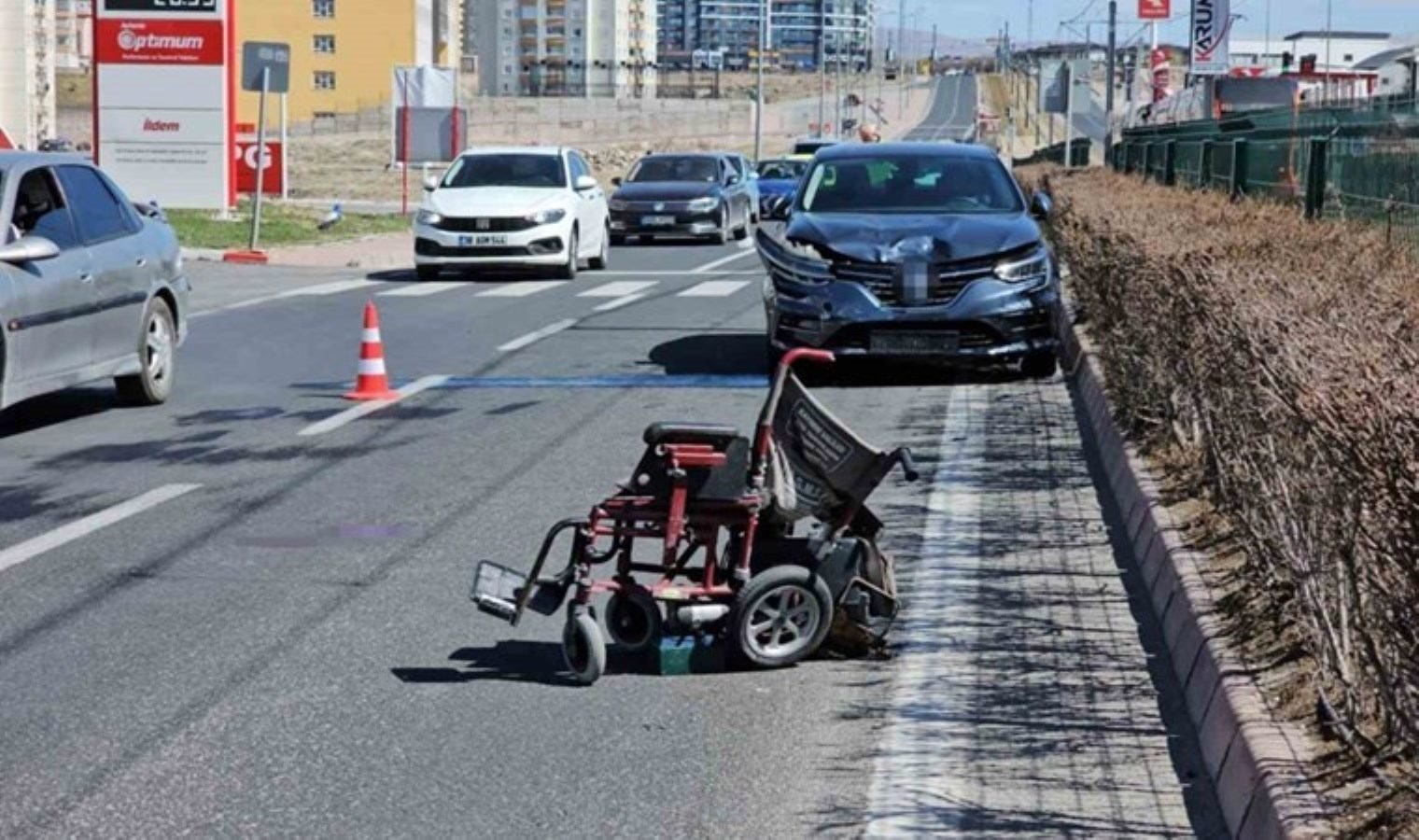 Kayseri’de otomobil ile çarpışan akülü araçtaki engelli kişi hayatını kaybetti