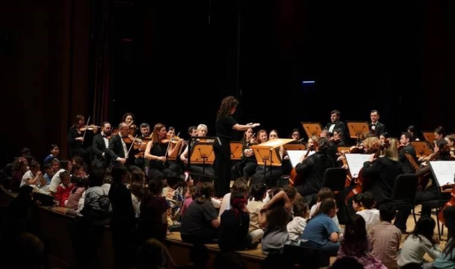 Küçük solistlerle 23 Nisan coşkusu