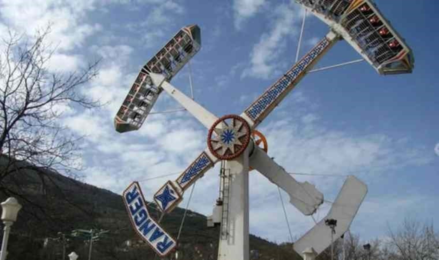 Lunaparkta korkunç kaza: Genç kız ağır yaralandı