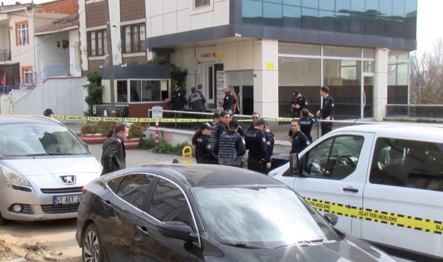 Maltepe’de rehine krizi: Patronunun odasına gizli kamera yerleştirmiş!