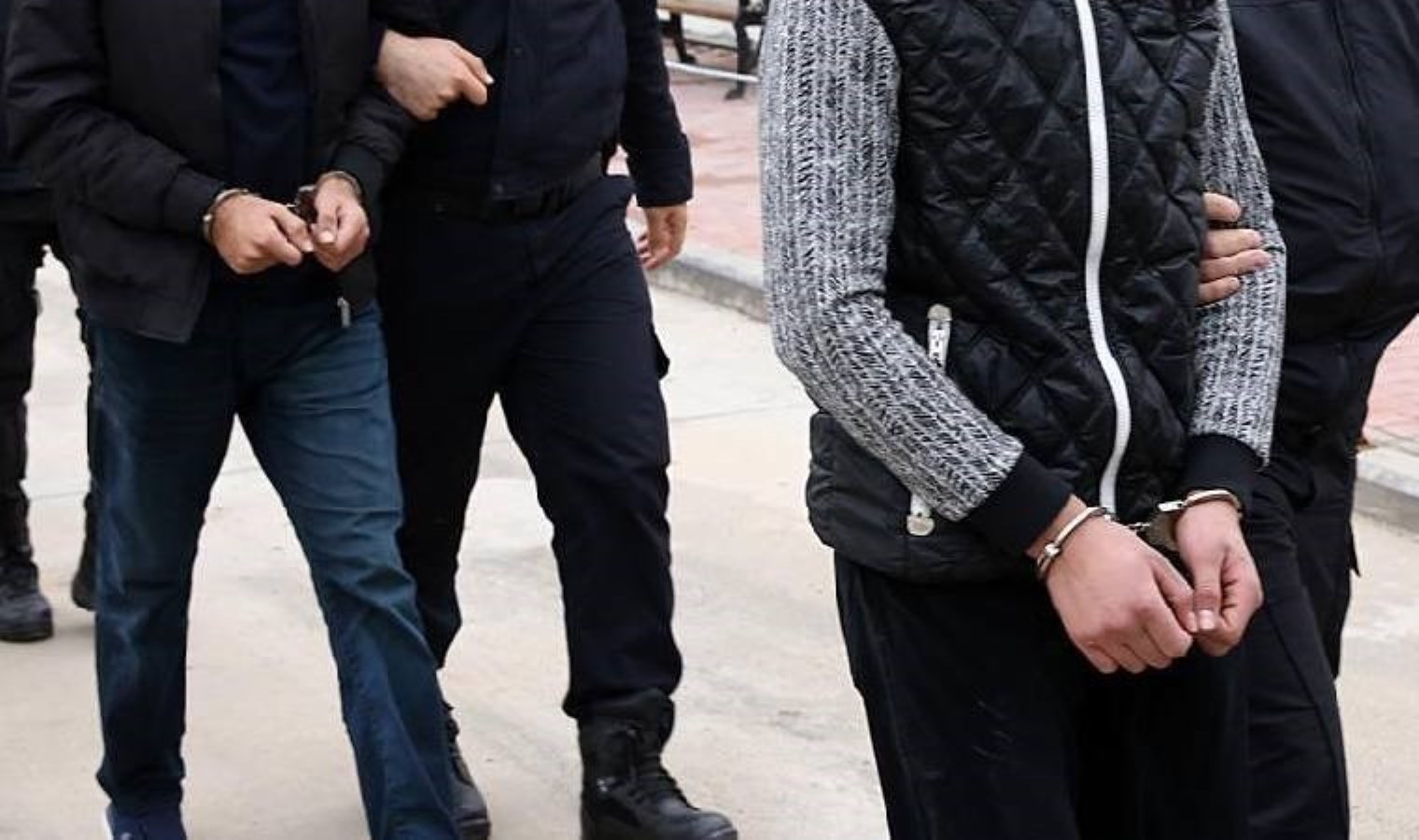 Mersin’de uyuşturucu operasyonu: 15 şüpheli tutuklandı!