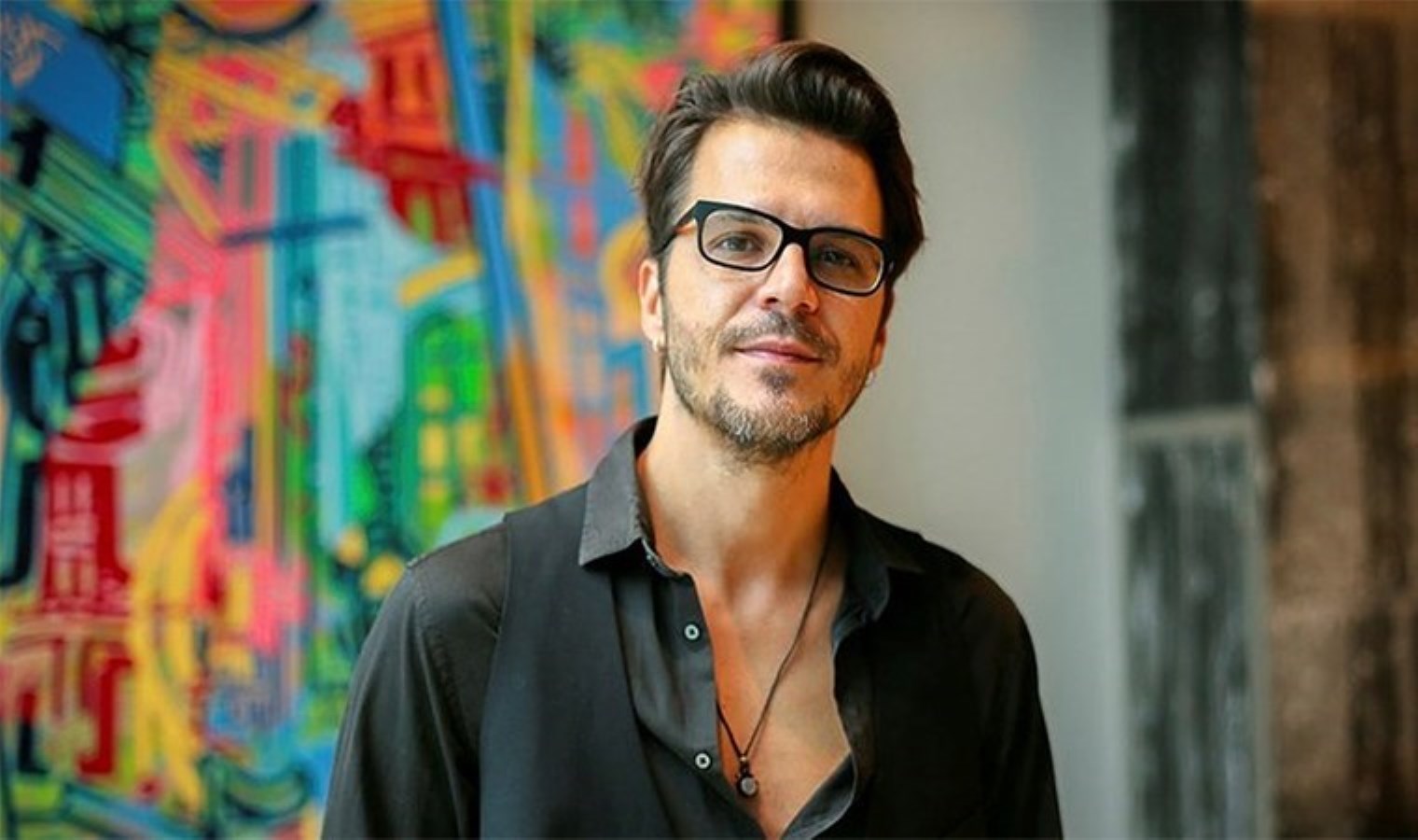 Mert Fırat ve Mehmet Günsür ‘Hakikatin Ölümü’ filminde bir araya geldi…