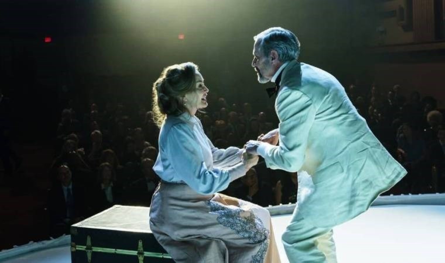 Michael Cristofer’ın etkileyici dramı ‘Muhteşem Lillian Hall’ gösterime girdi: Sanat yaşamın ötesindedir