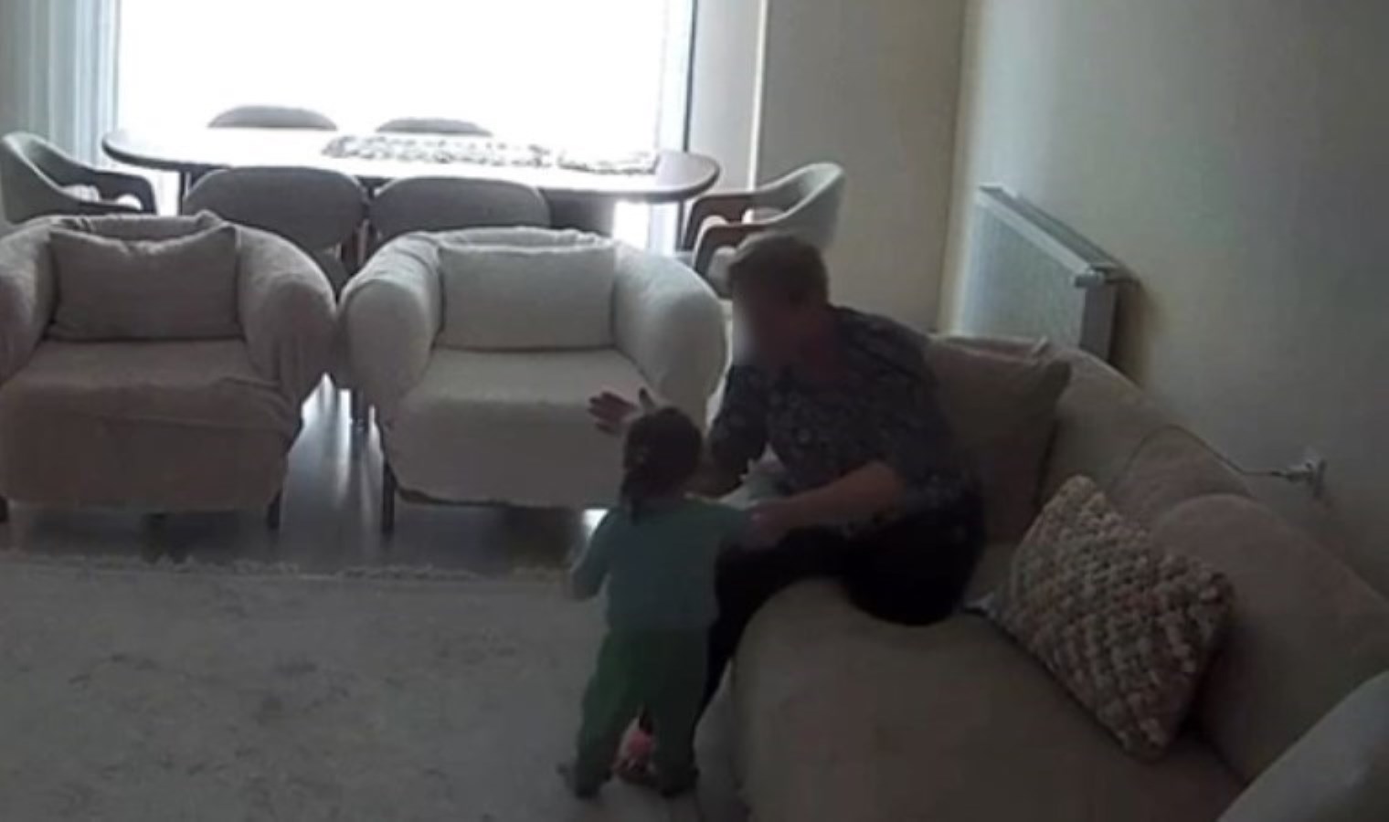 O anlar dehşete düşürmüştü: Bebeğe şiddet uygulayan bakıcı kadın tutuklandı