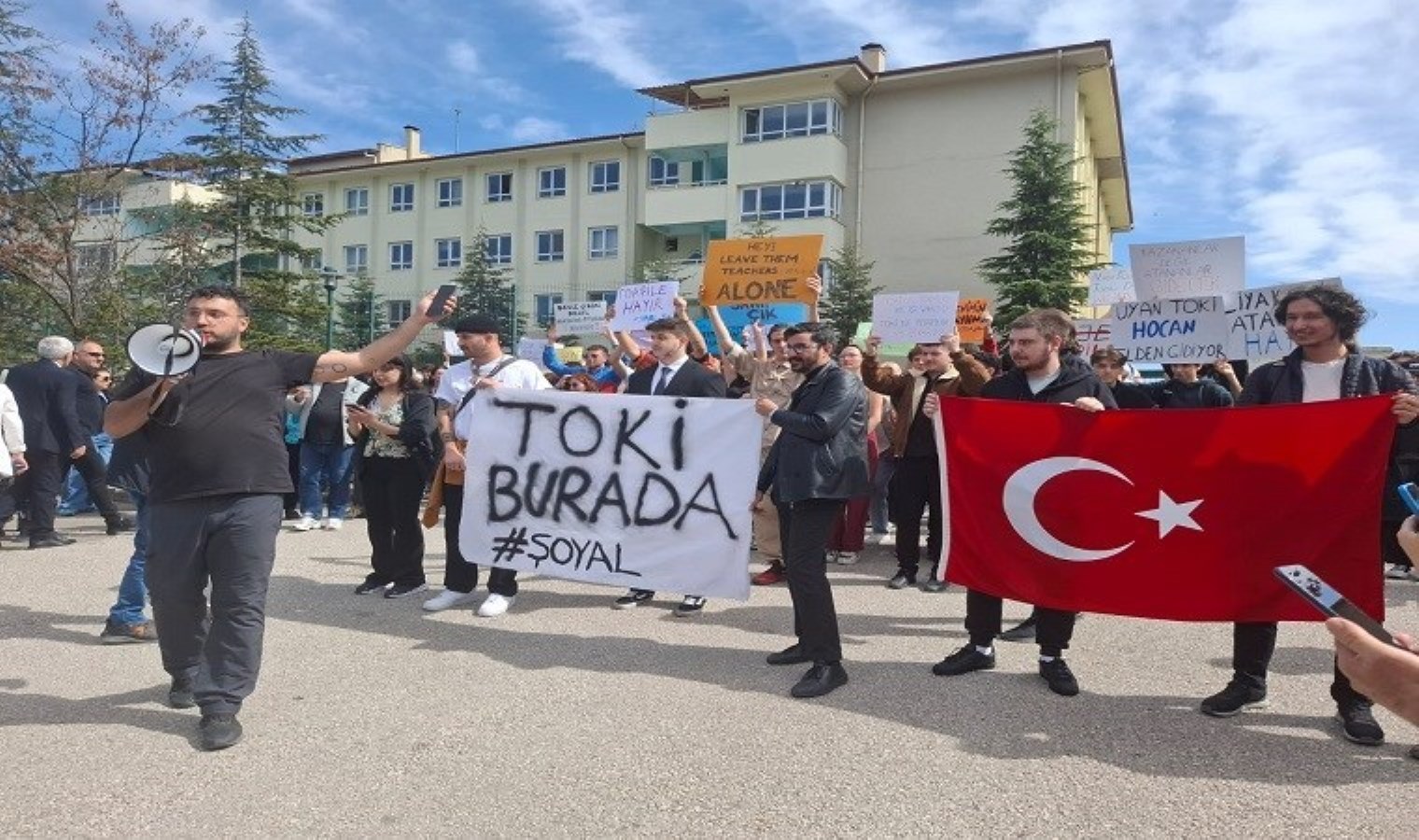 ‘Öğretmenlerimiz olmadan bu başarılar sürdürülemez’