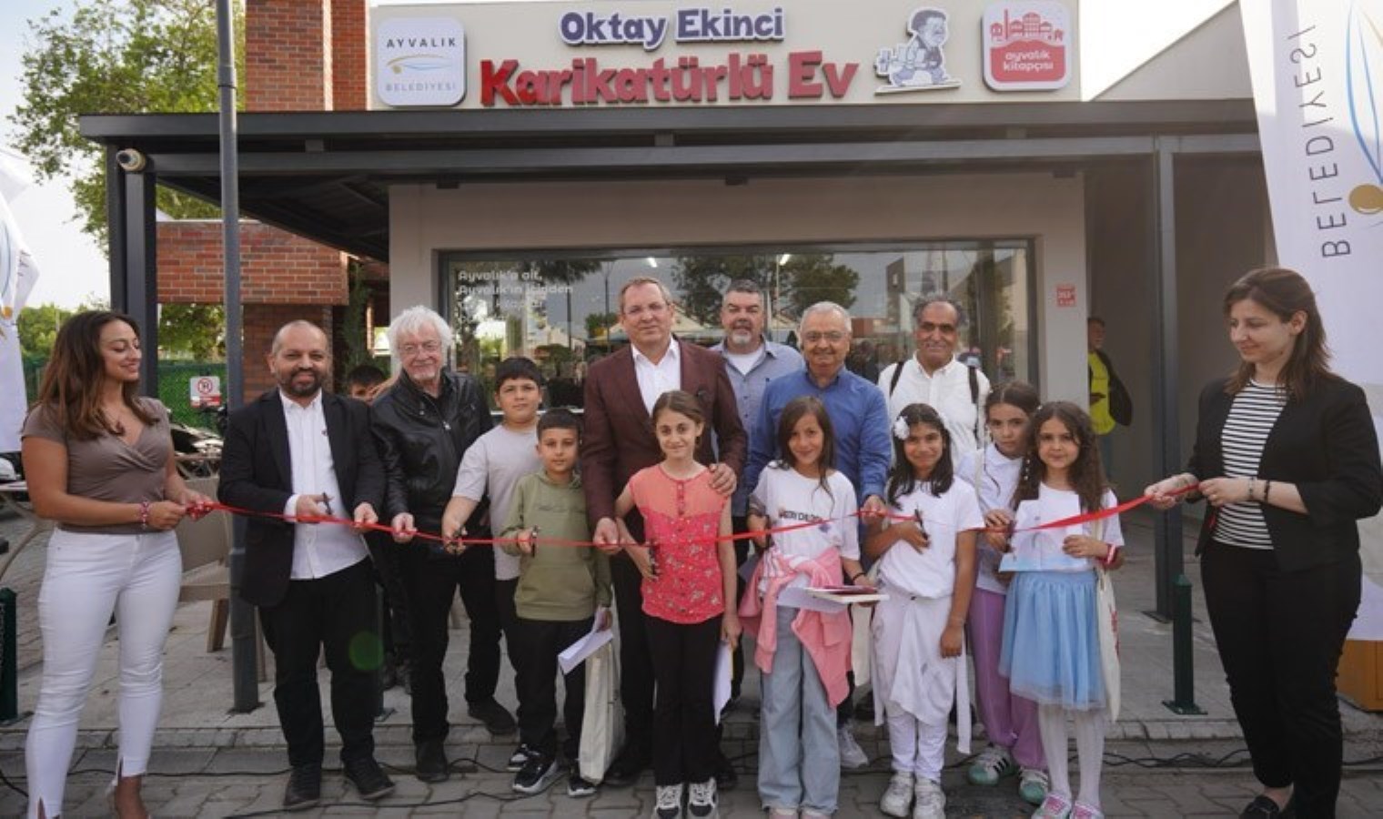 Oktay Ekinci Karikatürlü Ev Ayvalık’ta açıldı