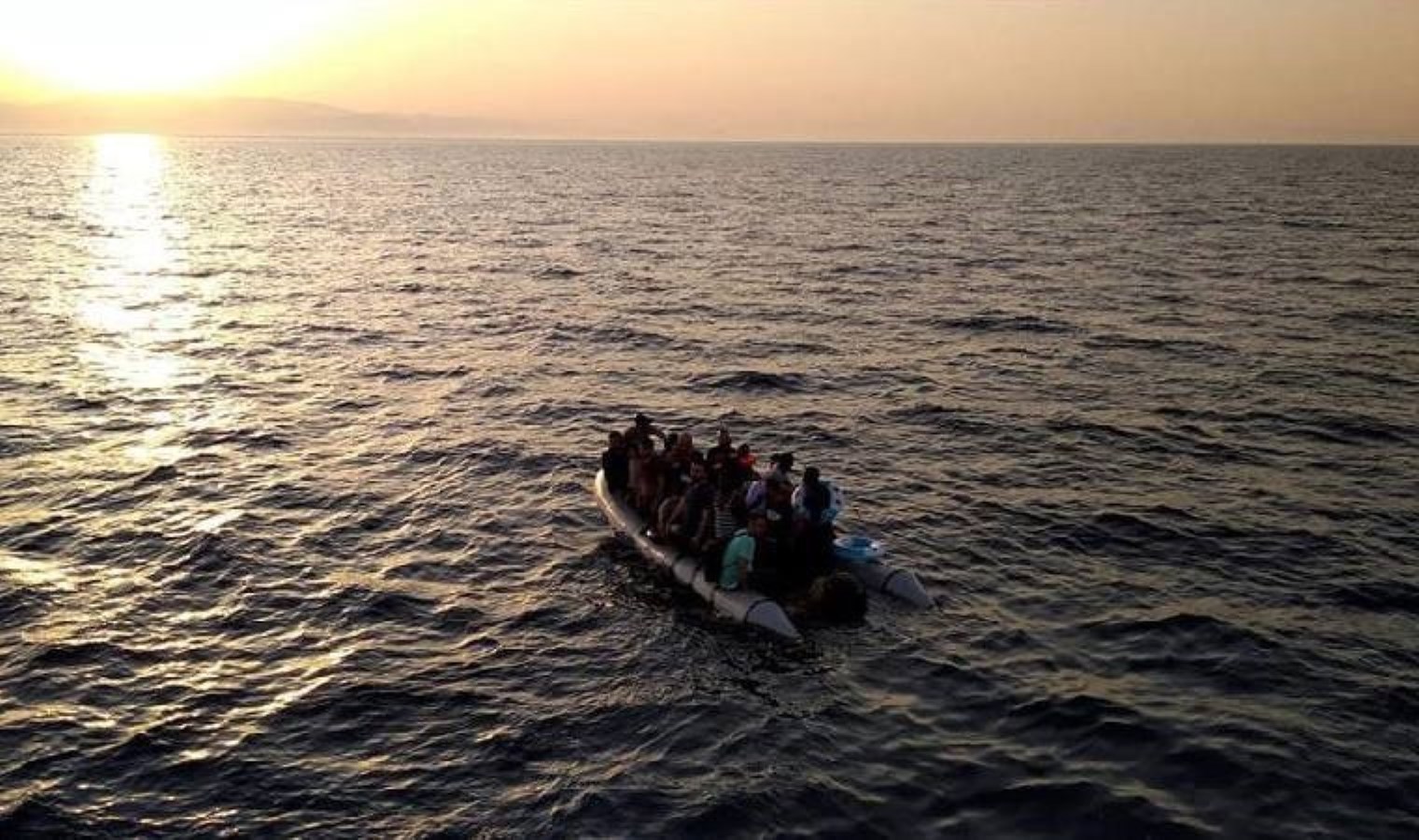 Onlarca düzensiz göçmen İzmir açıklarında yakalandı!