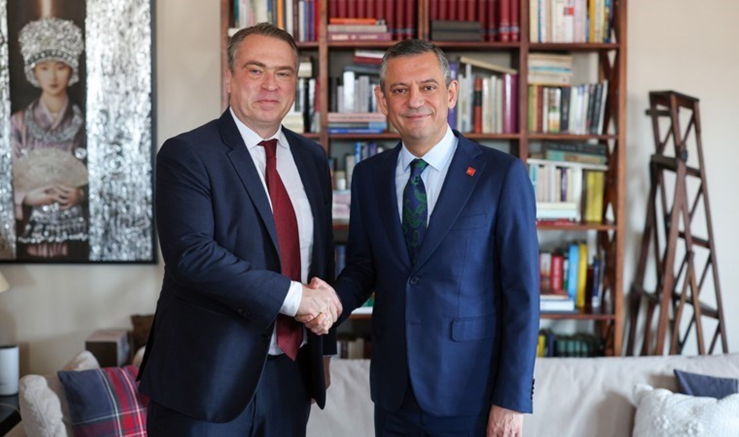 Özgür Özel, AB üyesi ülkelerin büyükelçileriyle bir araya geldi