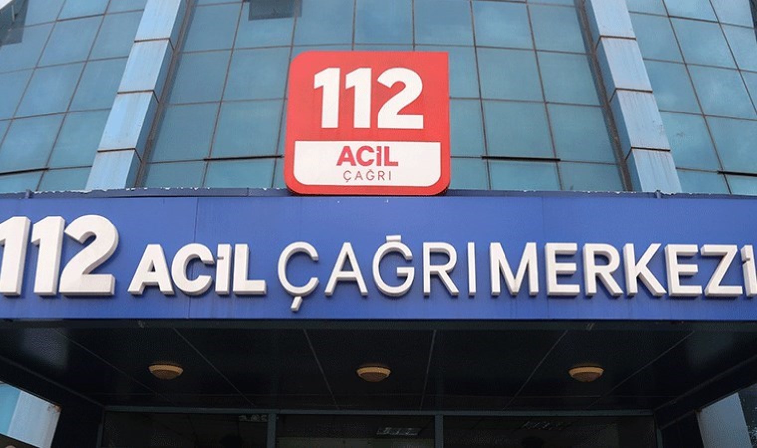 ‘Panik atak hastasıyım’ dedi, ambulansla havaalanına gitmek istedi!