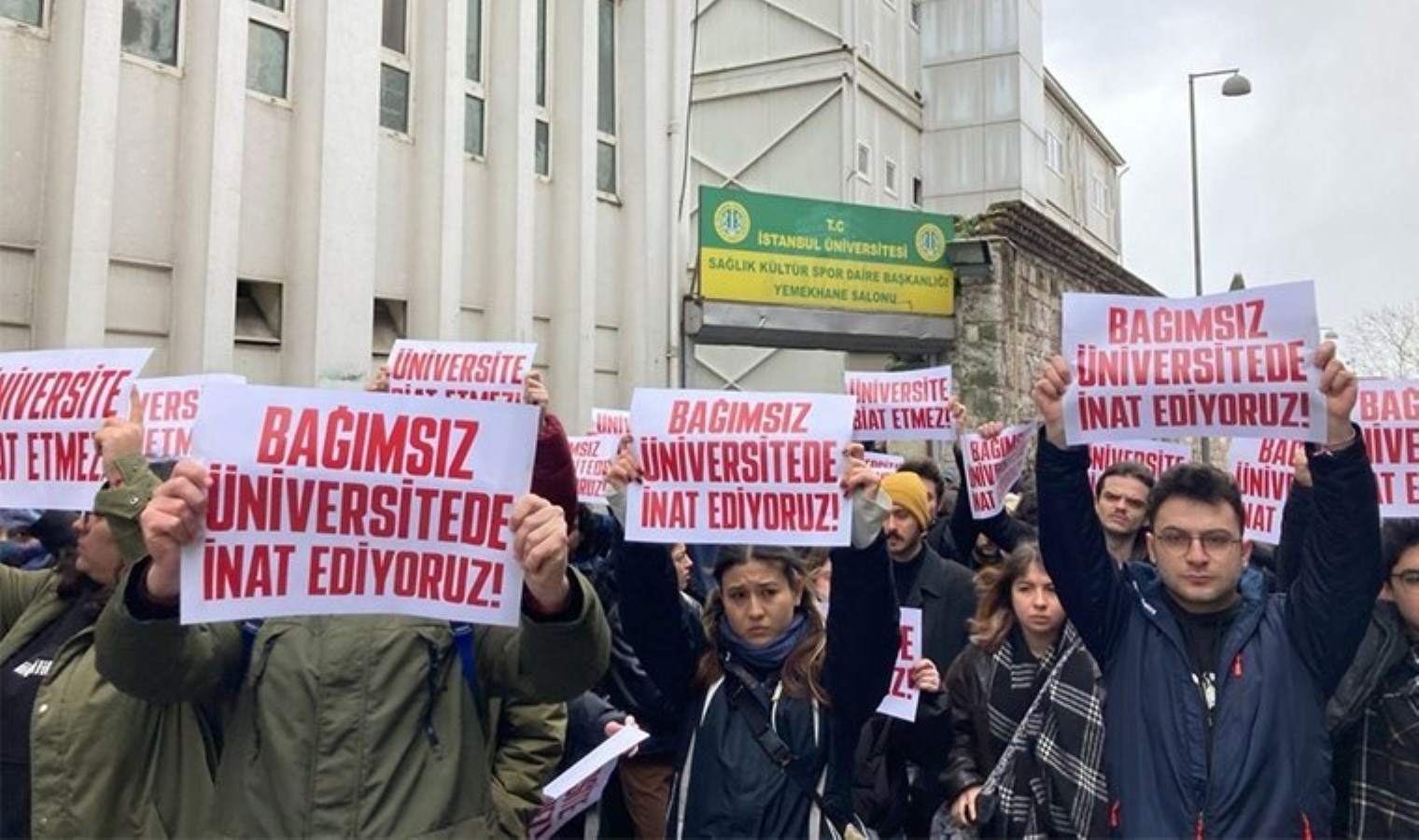 Polis müdahalesi tepki çekmişti: Üniversiteliler İmamoğlu’na destek için yeniden sokağa çıkıyor