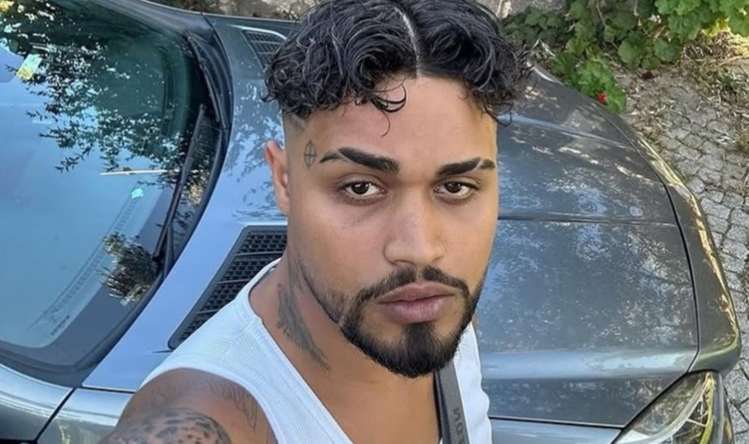 Rapçi Lvbel C5, ‘Havhavhav’ şarkısını eleştirenleri tiye aldı: ‘Onlar konuşur, baba Porsche’a biner tatlım…’