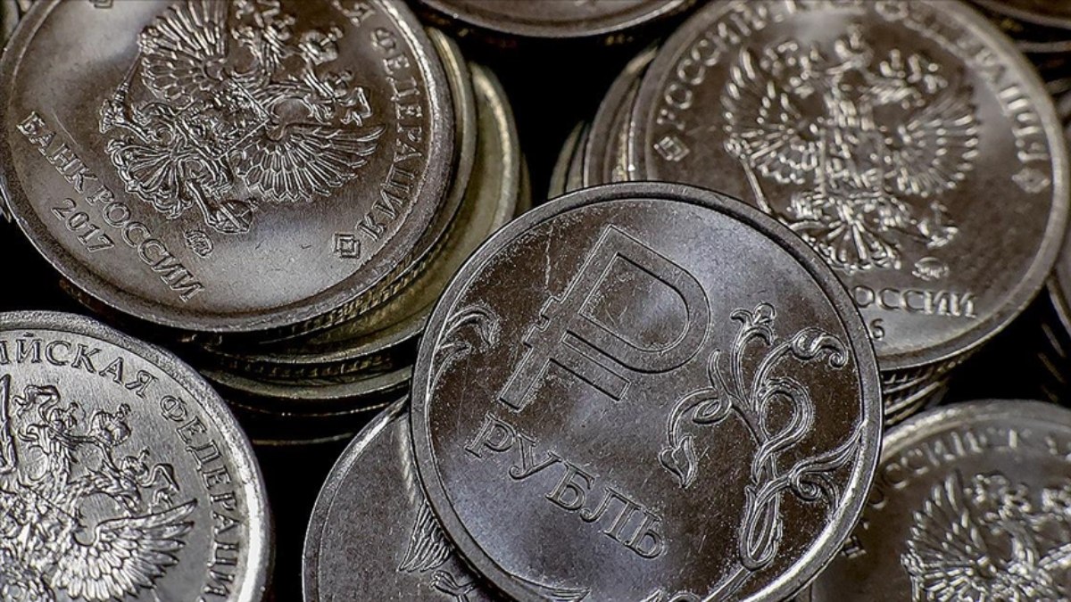 Rus rublesi ve Moskova Borsası değer kazanıyor