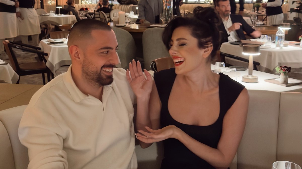 Saçlarını siyaha boyattı! Burcu Binici imajını değiştirdi