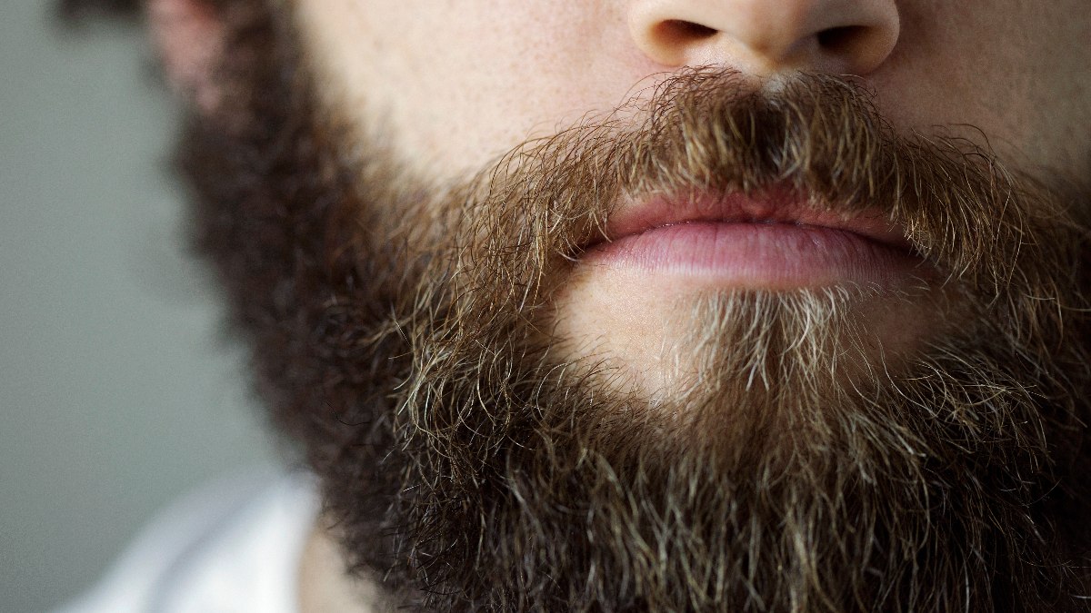 “Sakallı erkekleri öpmeyin” uyarısı! İşte nedeni…