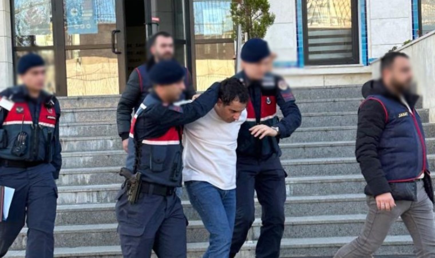 Sakarya’da jandarmadan 10 günde 63 uyuşturucu operasyonu: 68 şüpheli yakalandı