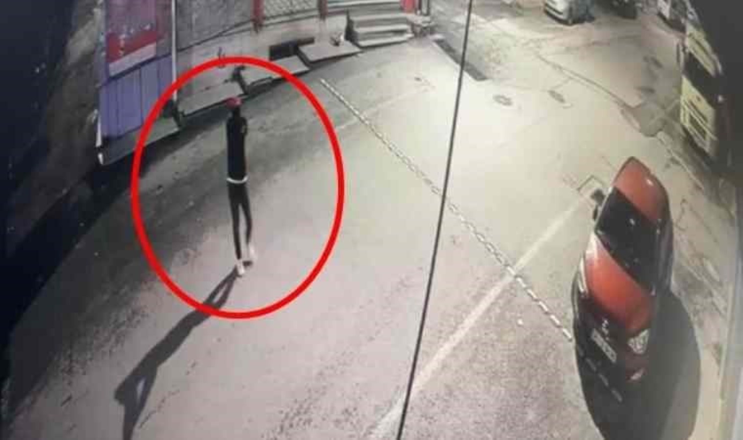 Saldırı kamerada: Yeni devraldığı kıraathane kurşunlandı