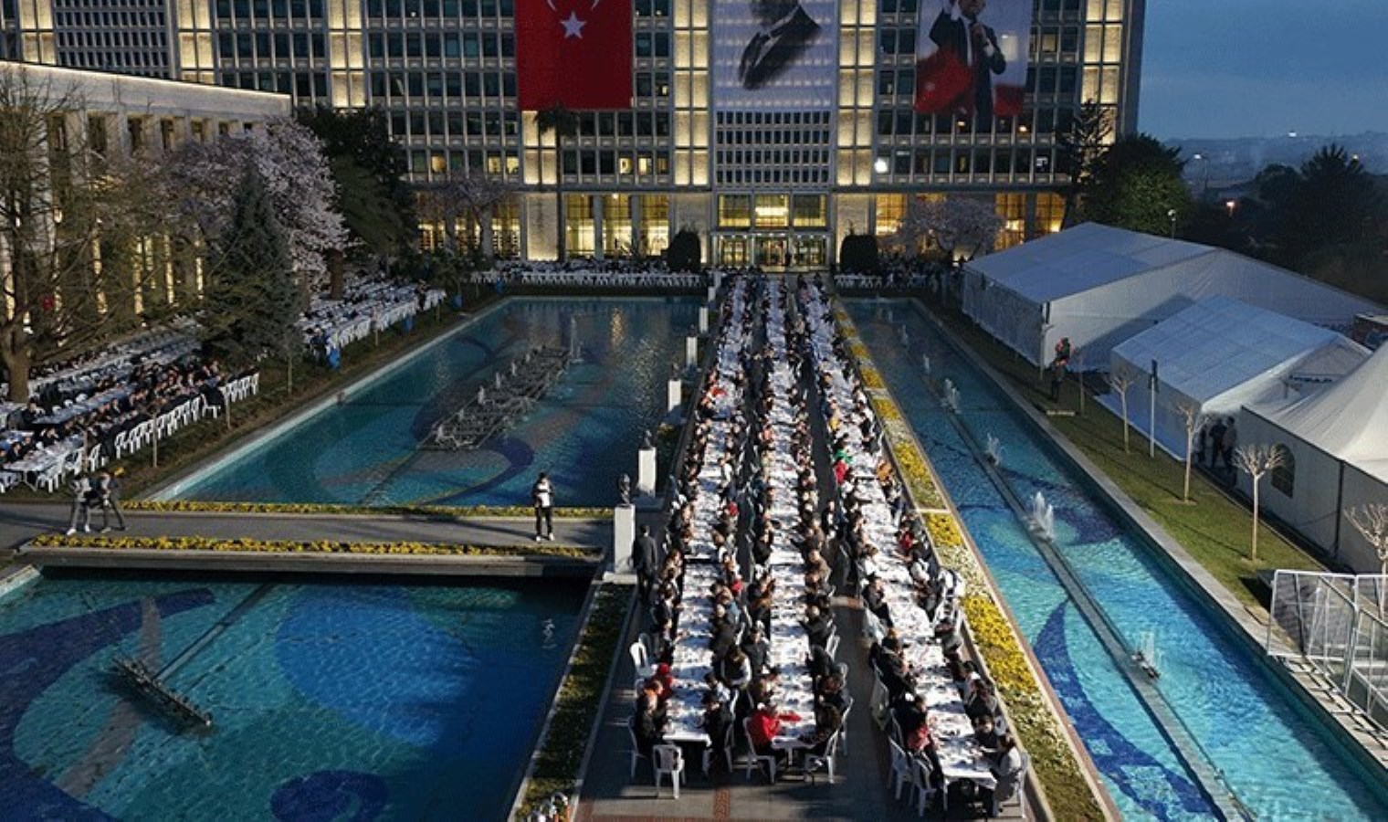 Saraçhane’de iftar programı düzenleniyor