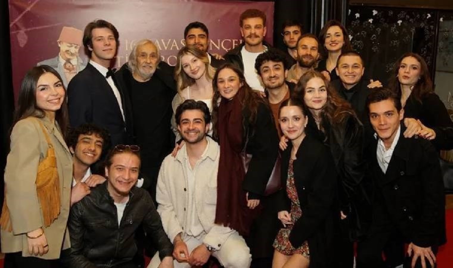 Savaş Dinçel ödülleriyle yaşıyor