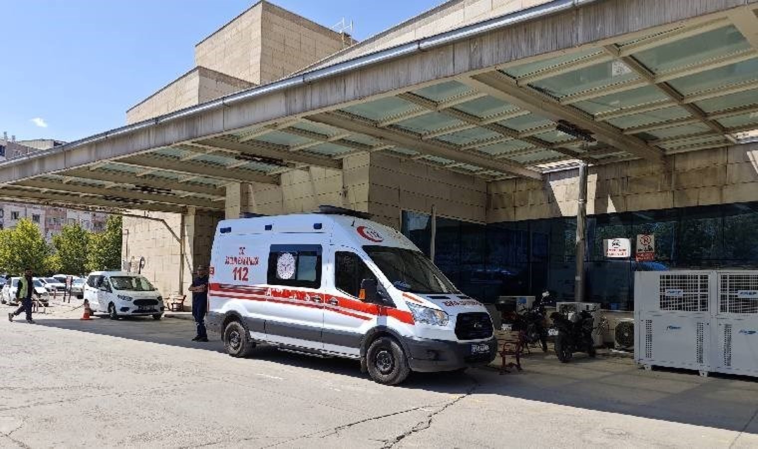 Siirt’te korkunç olay… 3 yaşındaki çocuk ocakta kaynayan pekmez tenceresinin içine düştğ!