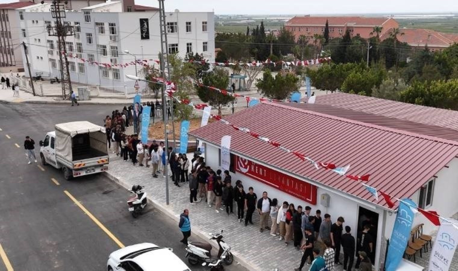 Silifke’de Öğrenci Kent Lokantası hizmete açıldı!