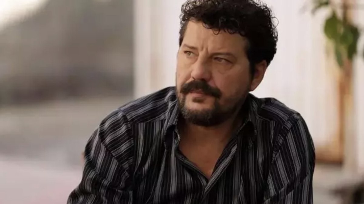 Şinasi Yurtsever’in cenazesine katılamayan İlker Aksum isyan etti: Affet beni