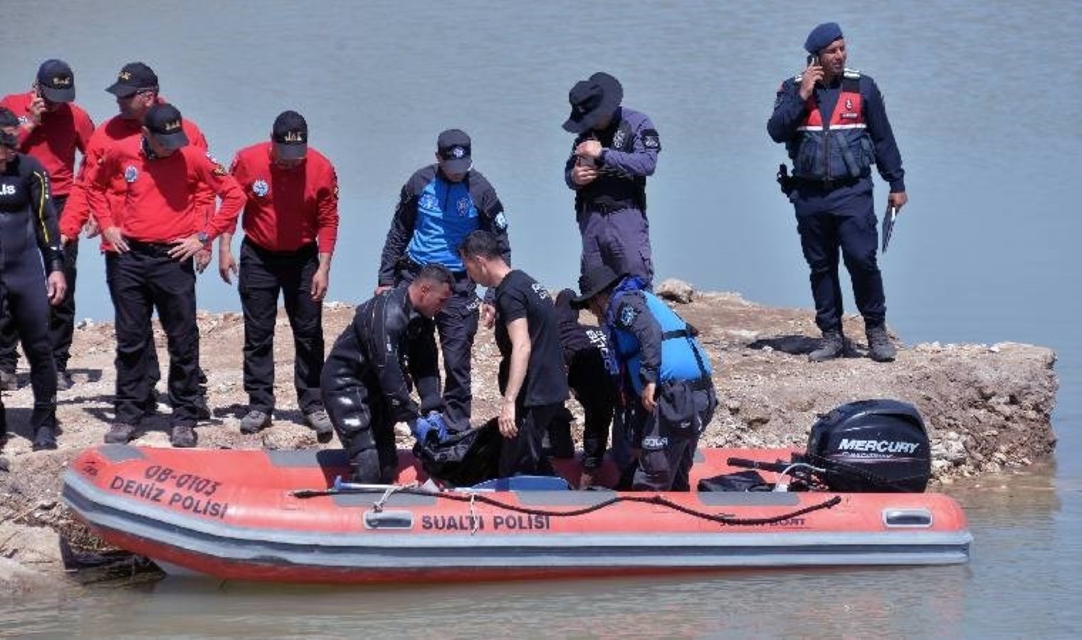 Sulama kanalında cansız bedeni bulunmuştu: 7 yaşındaki Cumali toprağa verildi!